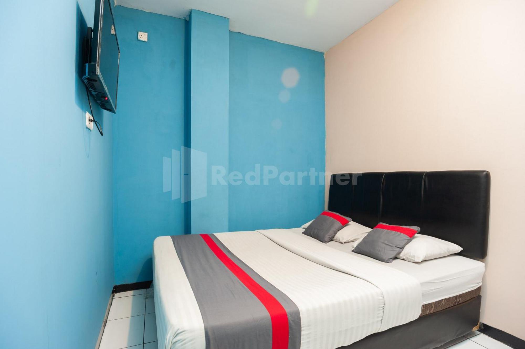 J&B Rooms Pramuka Jakarta Mitra Reddoorz Exterior foto