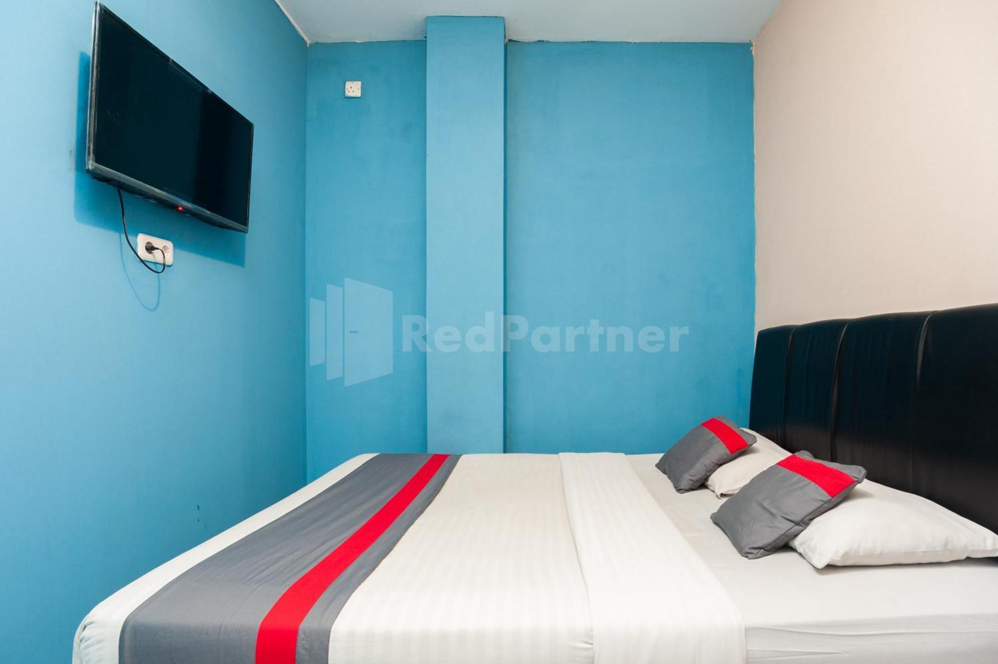 J&B Rooms Pramuka Jakarta Mitra Reddoorz Exterior foto